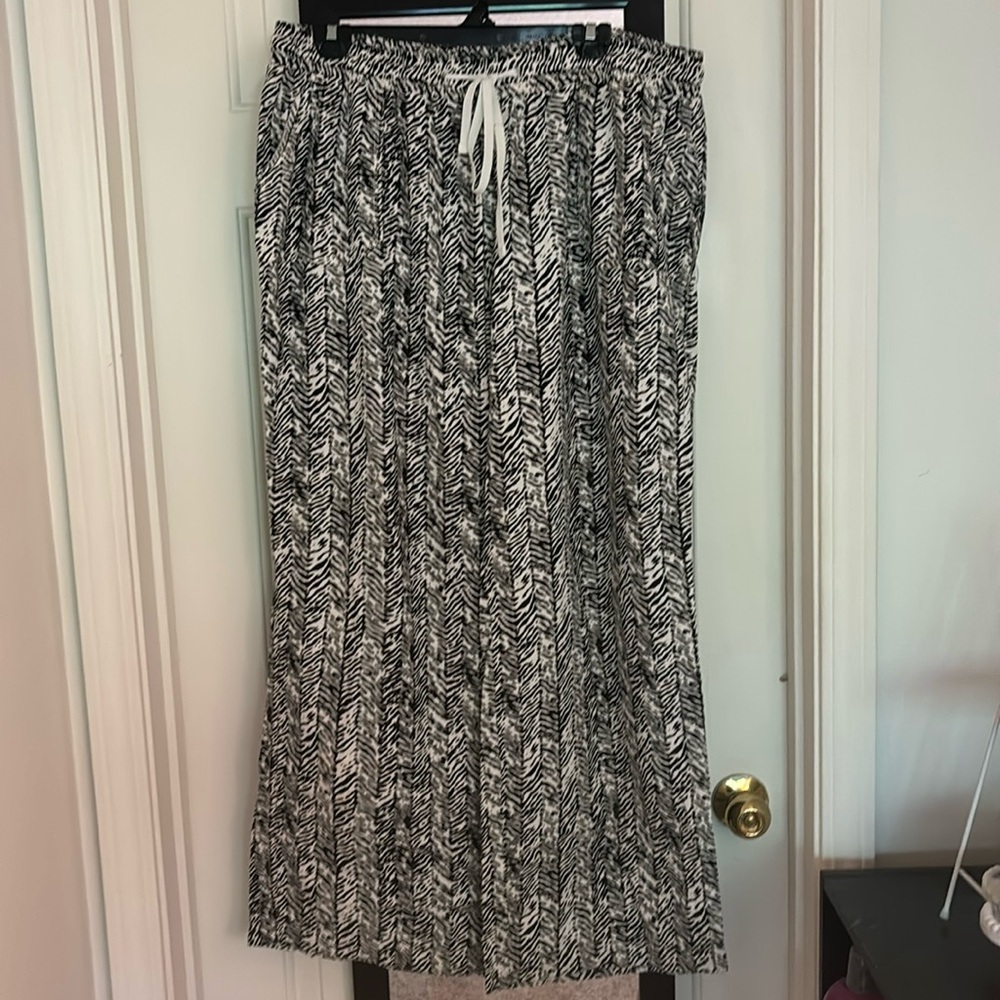 wide leg patterned pants